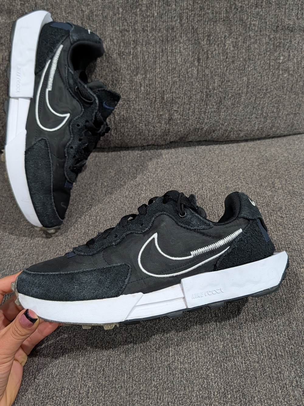 Nike Womens Black Low-Top Casual Sneakers